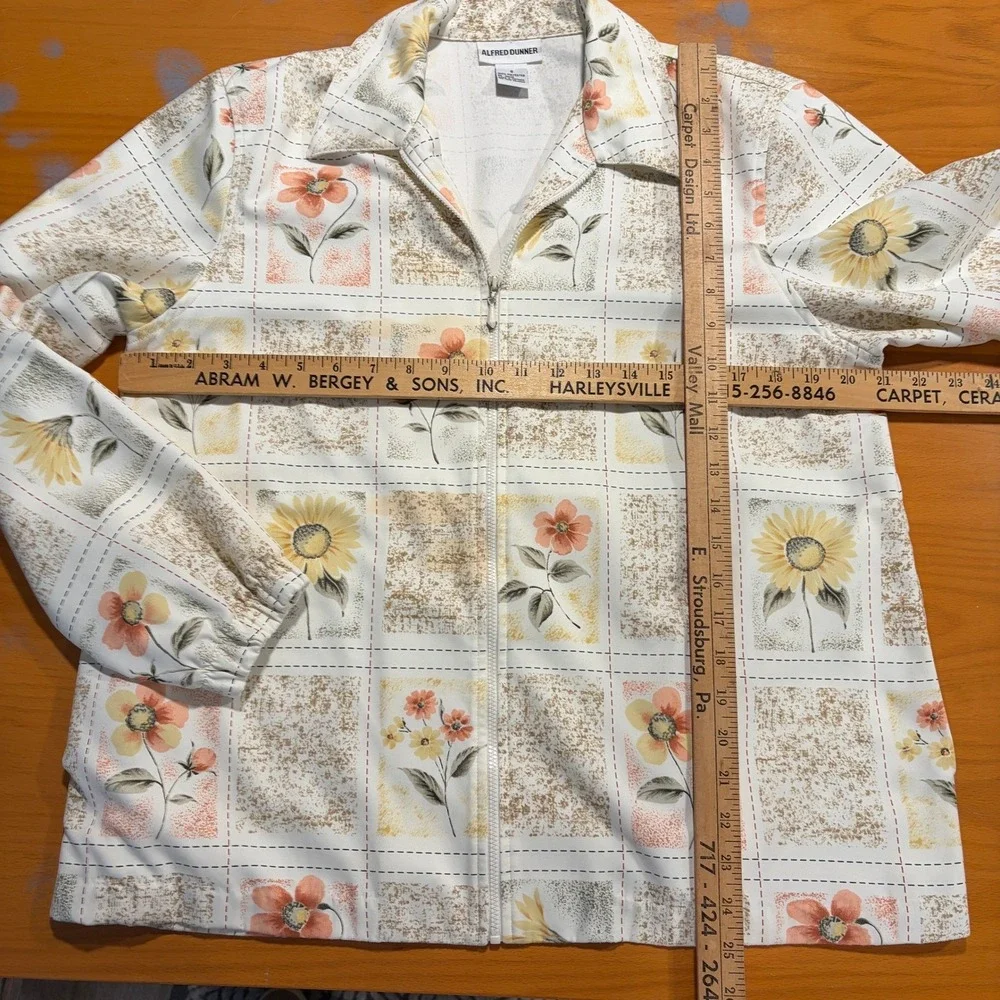 Alfred Dunner Womens 8 M Floral Zip Lightweight Jacket Cream Tan Cottage Grandma